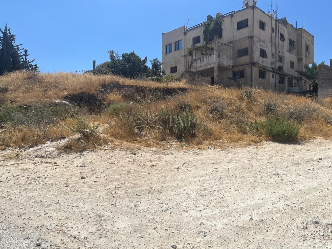 Property main image