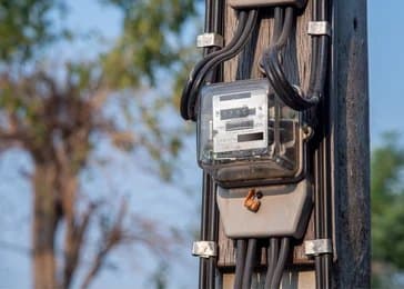 الفرق بين العداد الأحادي والثلاثي في المنازل الأردنية