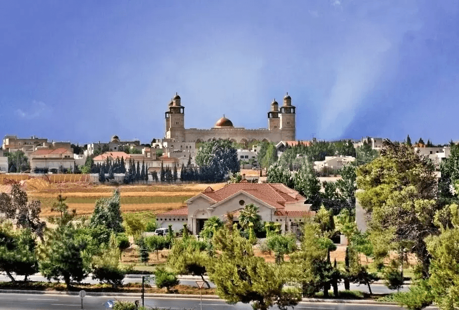 دابوق: أرقى أحياء عمان للعيش الفاخر والاستثمار