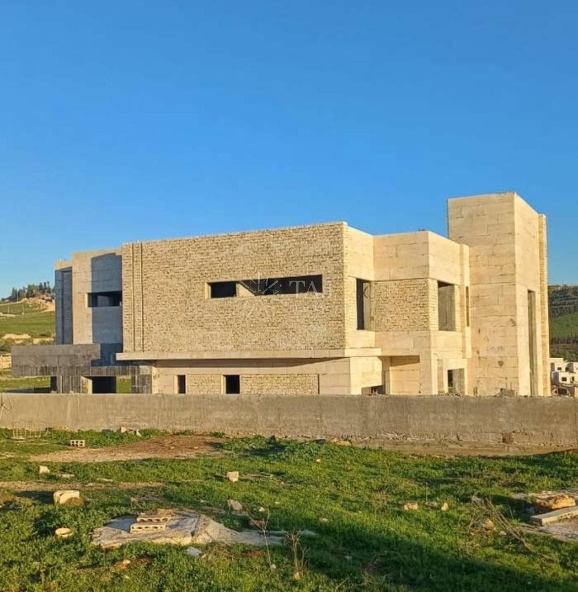 Property main image